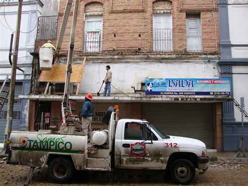 Inicia la demolición de cornisas en Tampico